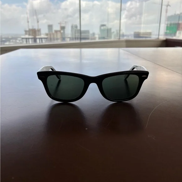 Ray-Ban Classic Black Sunglasses made in Italy - Picture 2 of 13